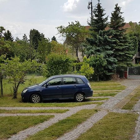 דירות בדקסוניטומאי Naperkely Apartman מראה חיצוני תמונה